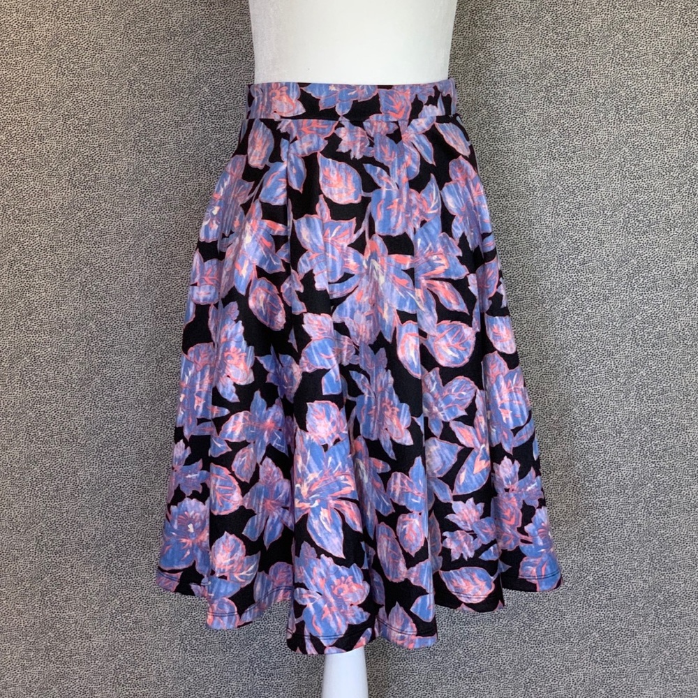 ✨💫Print Midi Skirt✨💫
